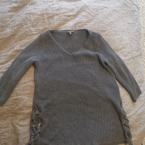 Torrid V-neck sweater - Picture 2 of 4